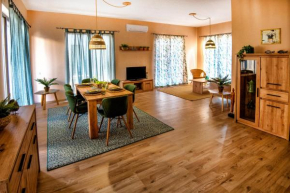 Lahana House in Majestic Complex